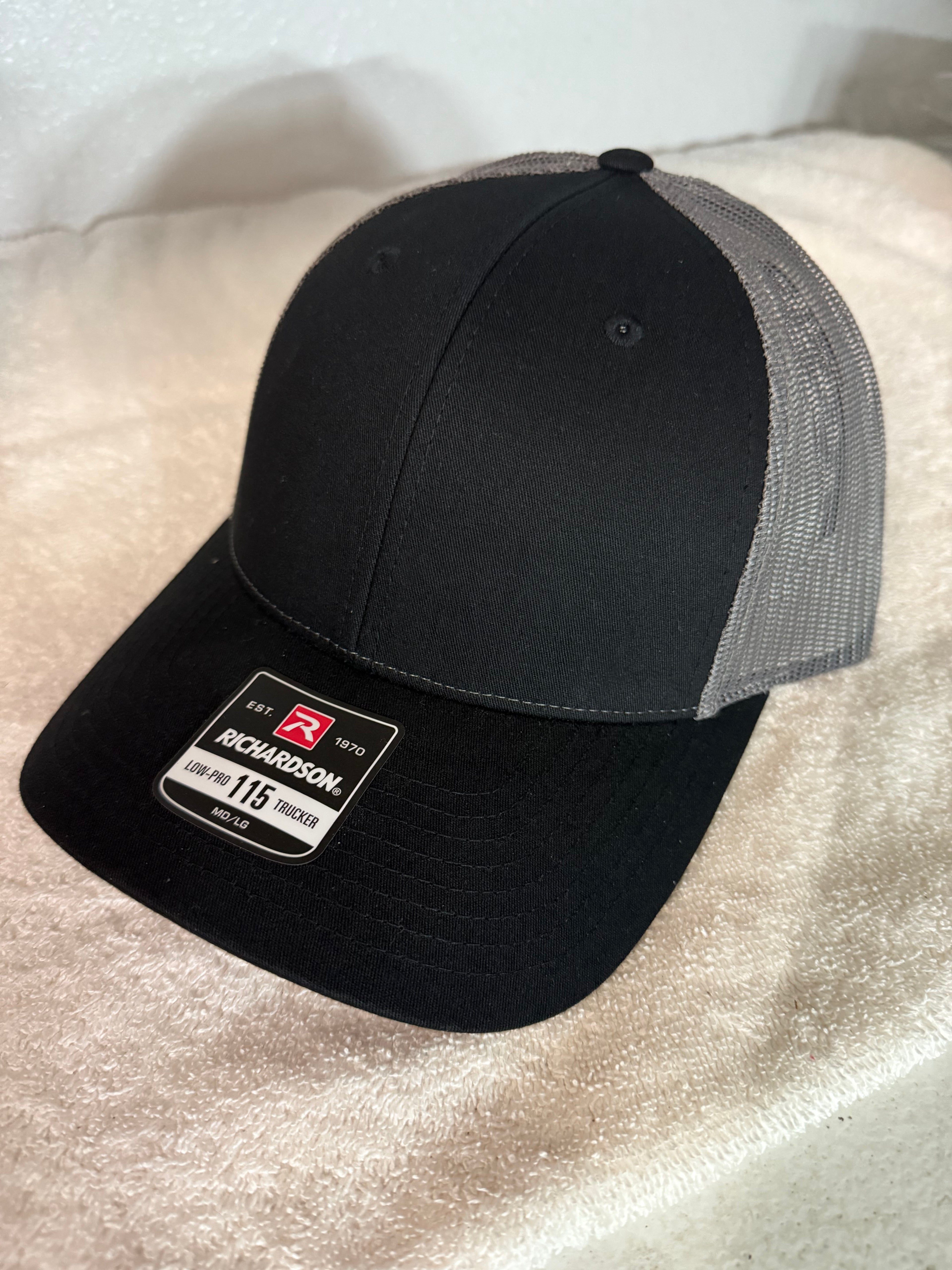 RICHARDSON LO-PRO 115 TRUCKER BLK/GRY